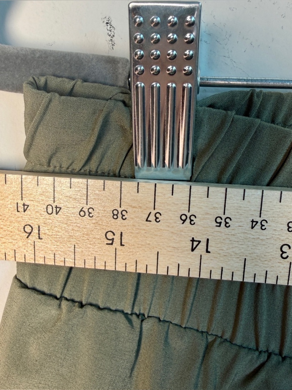 All In Motion Running Shorts Size M — Olive Green Zip Pocket Liner Shorts - Picture 6 of 7